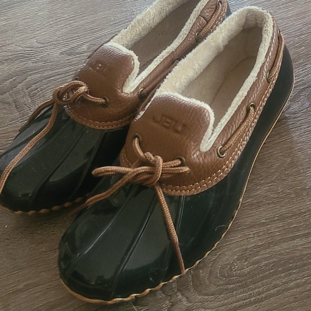 Short boots